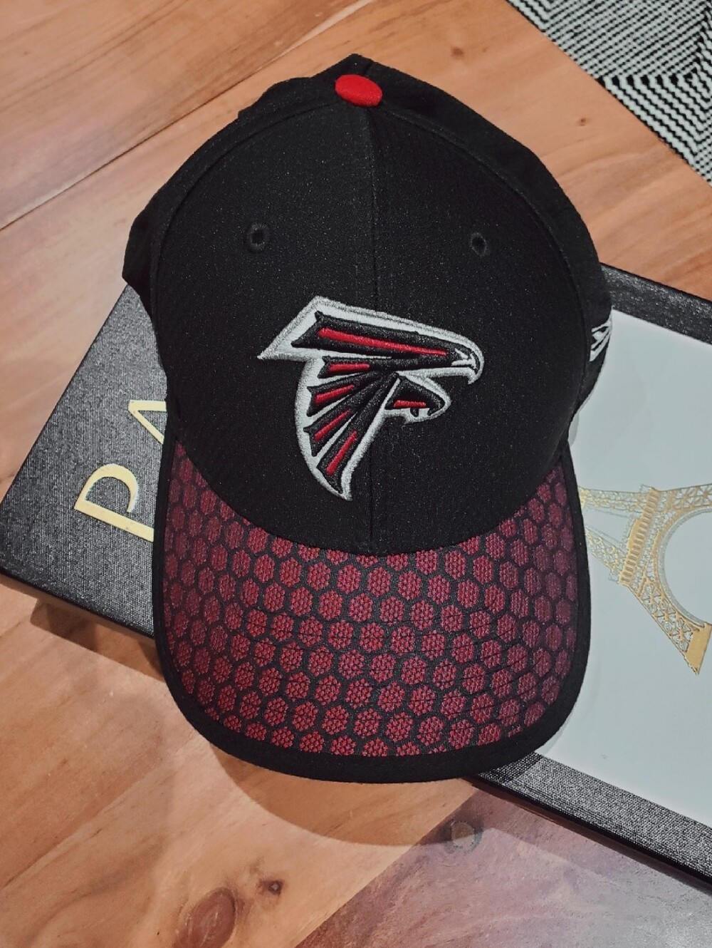 New Era NFL Atlanta Falcons 39THIRTY On Field Cap